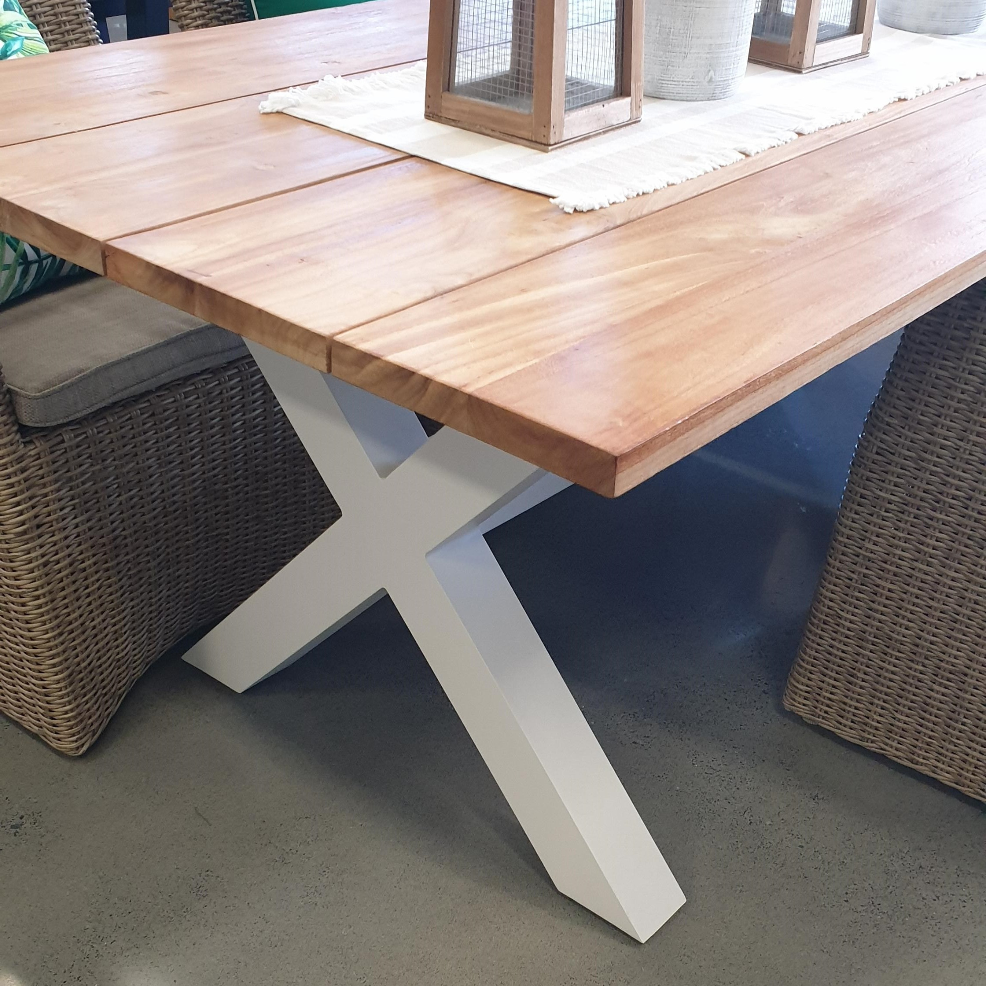 Bellona Teak & Aluminium Outdoor Dining Table - White