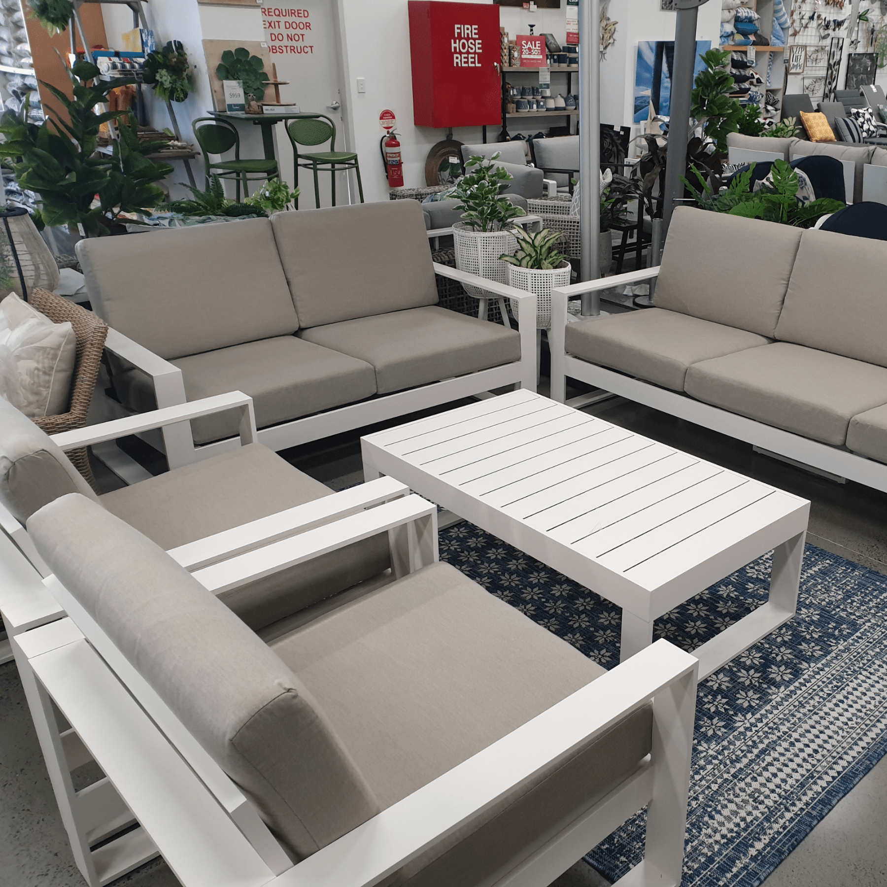 Douglas Lounge White - 5 piece outdoor lounge setting - Lume Outdoor Living