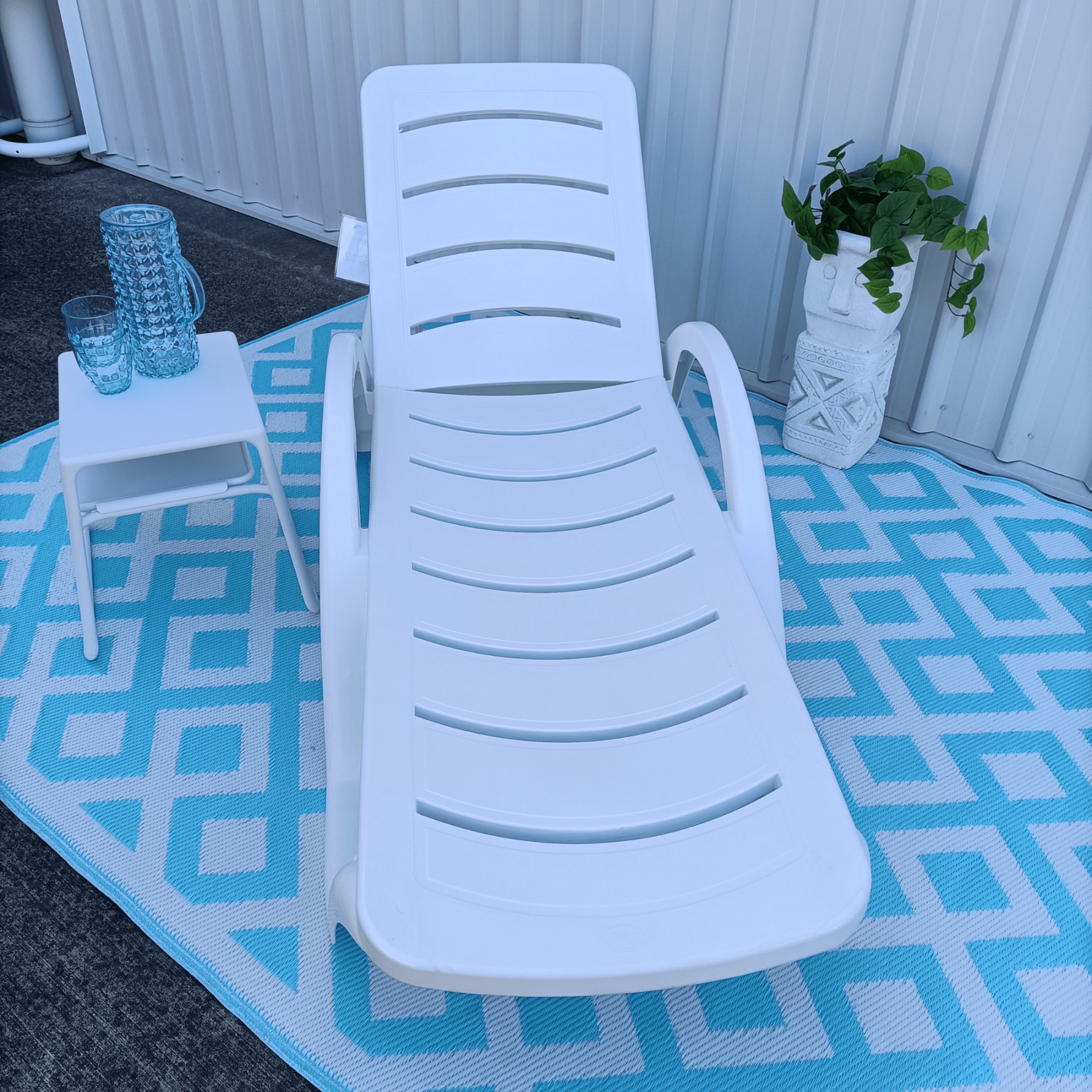 Havana resin sunlounge - Lume Outdoor Living