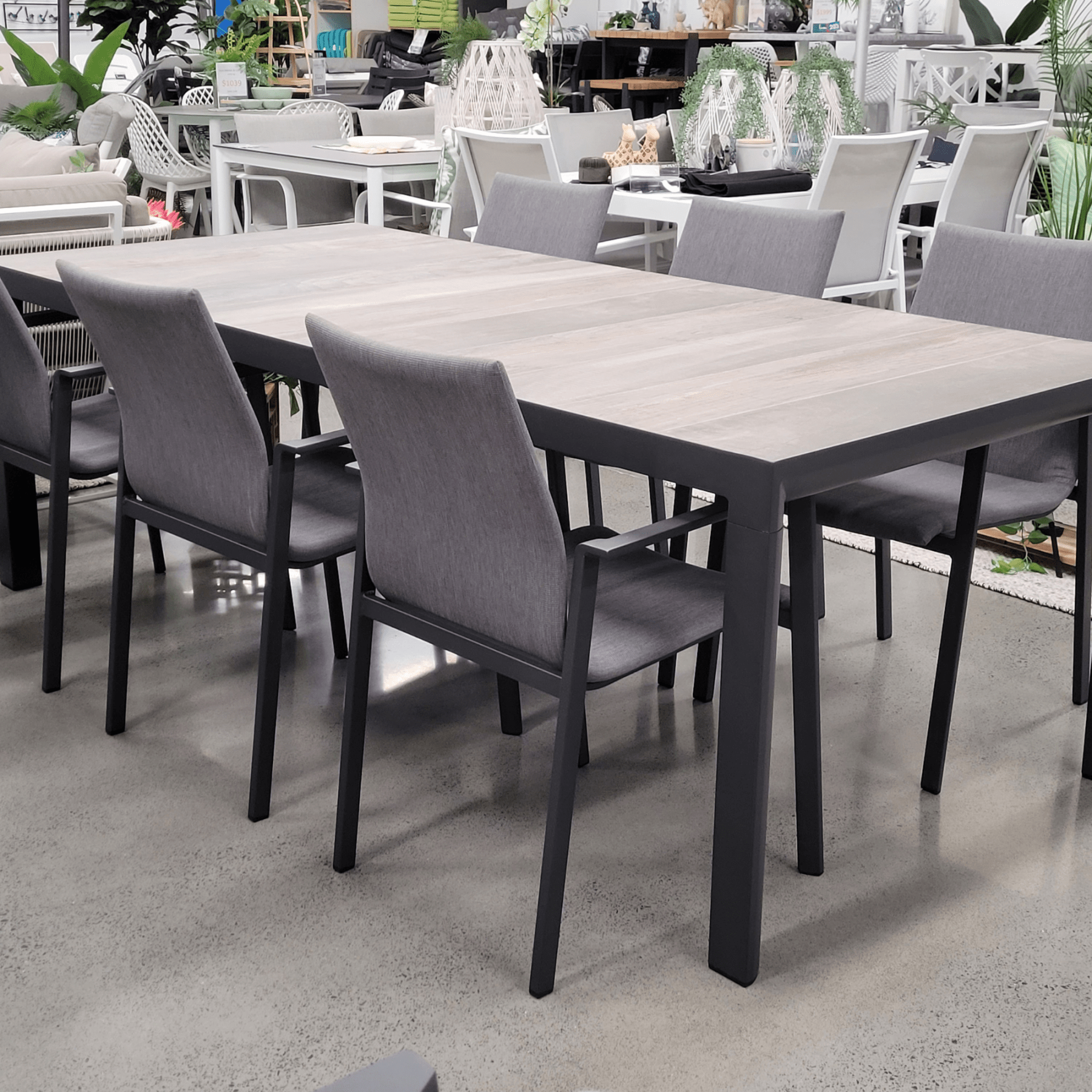 Memphis table & Bronte dining setting charcoal / wood - look - Lume Outdoor Living