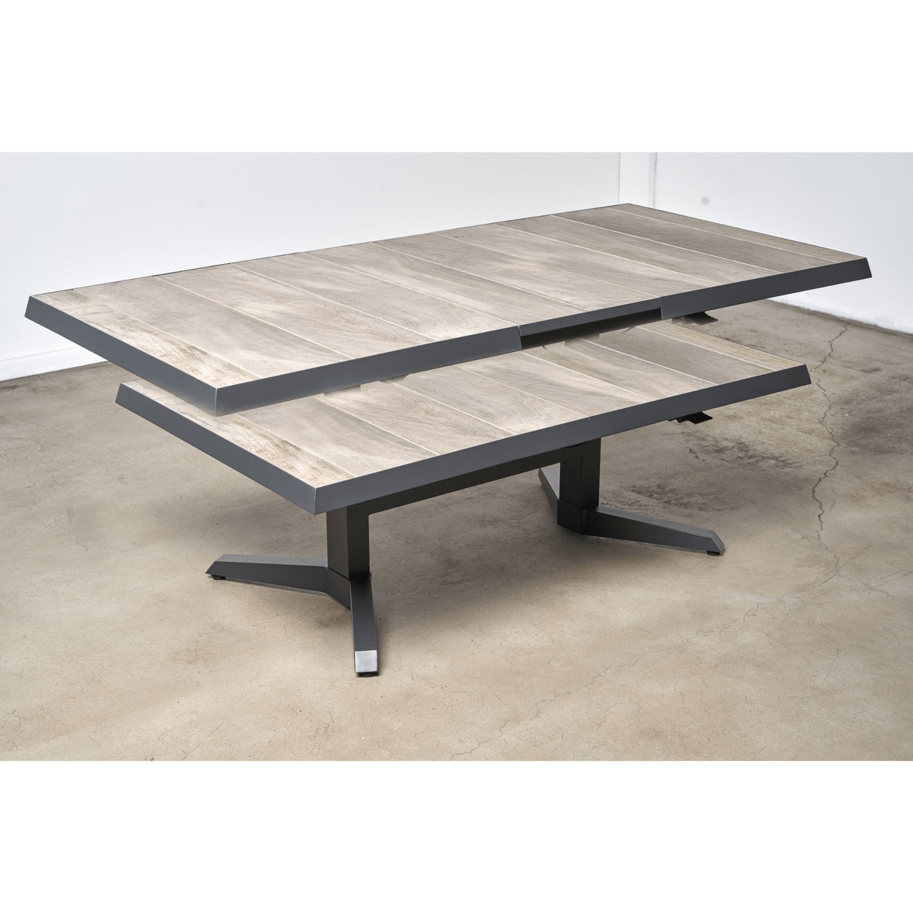 Torquay length and height adjustable - outdoor extendable table - charcoal/wood - look - Lume Outdoor Living