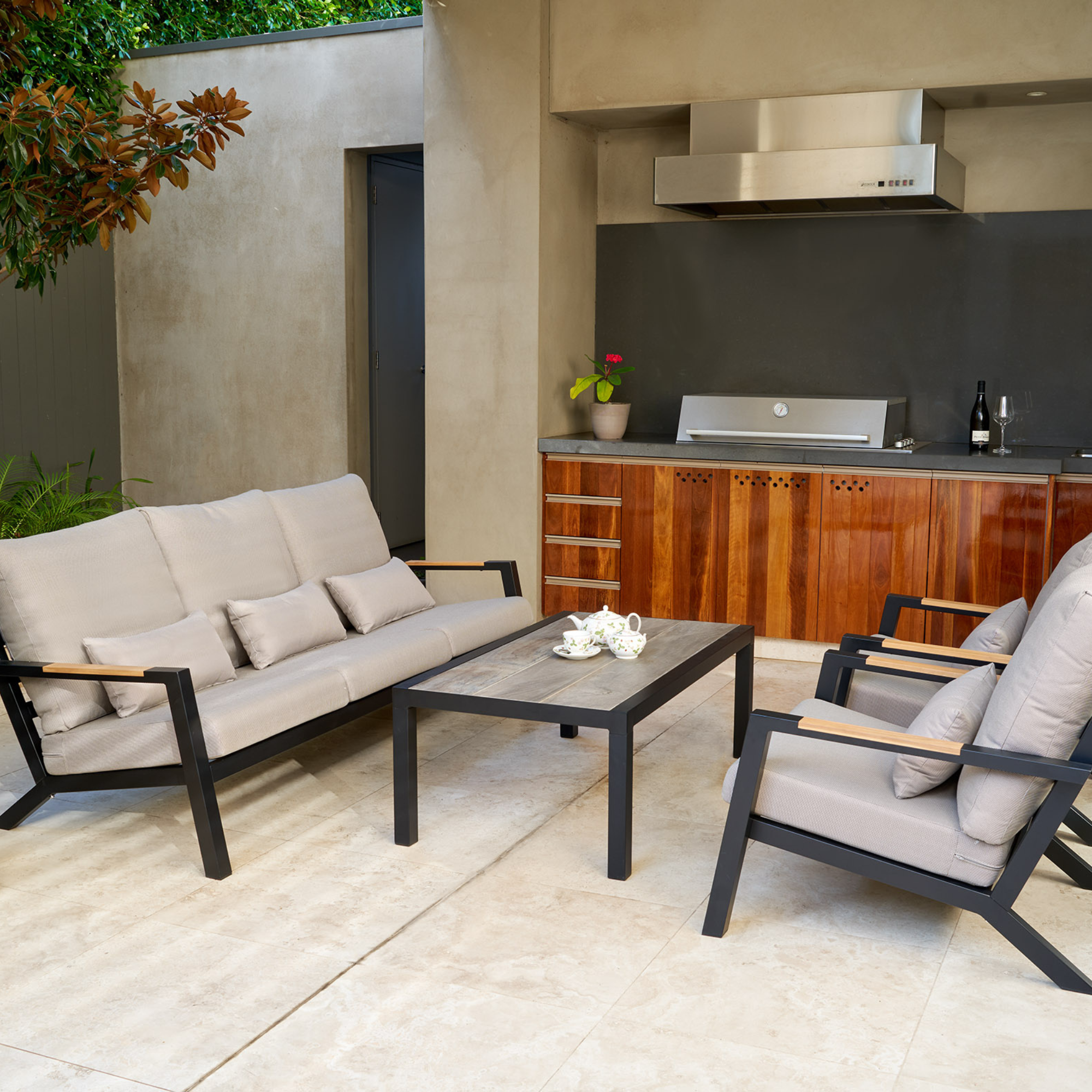 Venus 4 Piece Outdoor Lounge Set - black